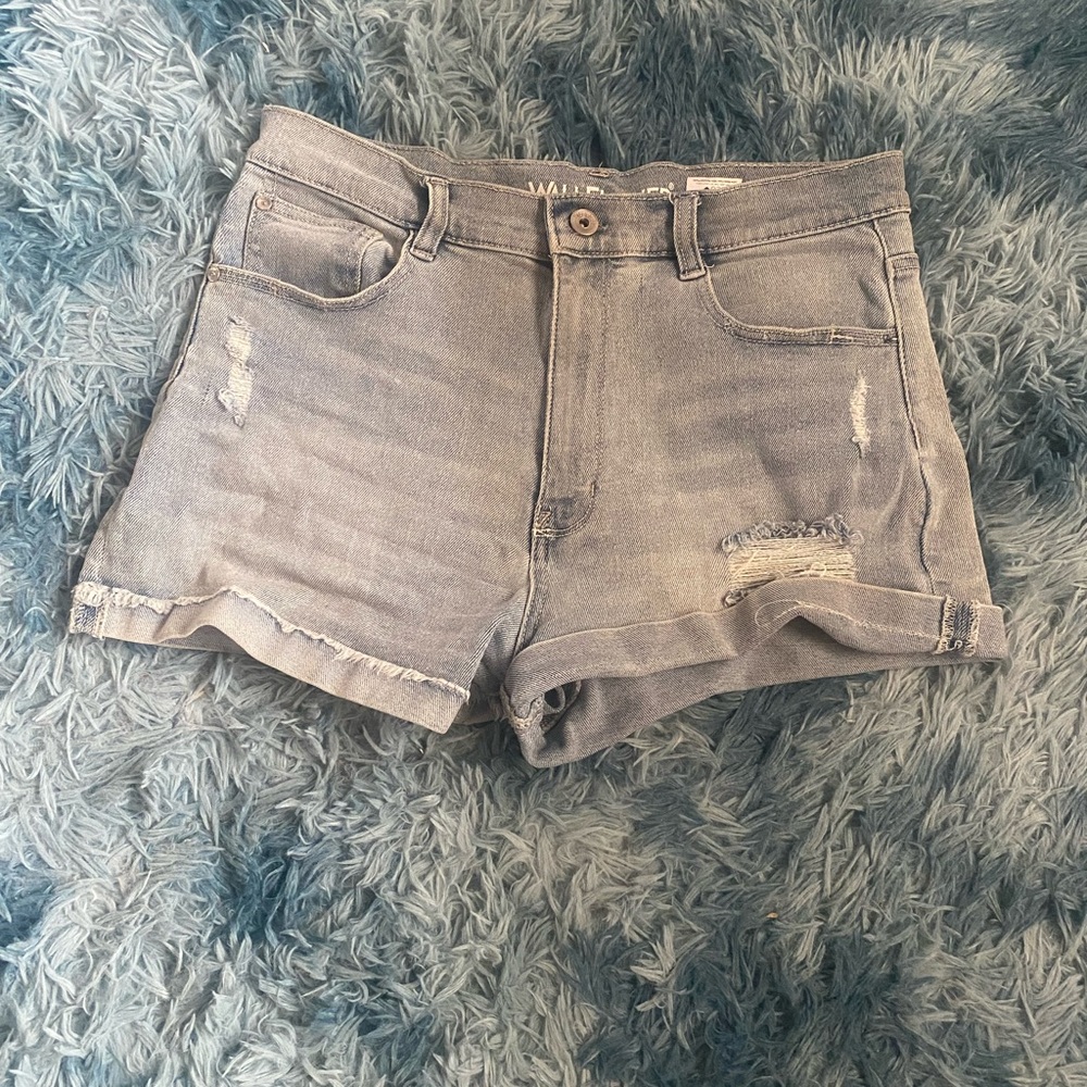 BRAND: WALLFLOWER // SIZE: 13 // COLOR: Jean (light wash)
